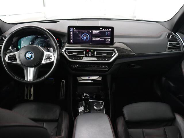 BMW X3 xDrive30e M Sport | Panoramadak | Leder | Head-Up | LaserLight | Trekhaak | Stoelverwarming | Camera | Carplay | Live Cockpit | Sportstoelen | Navigatie | Individual Lak | PHEV | Plug In