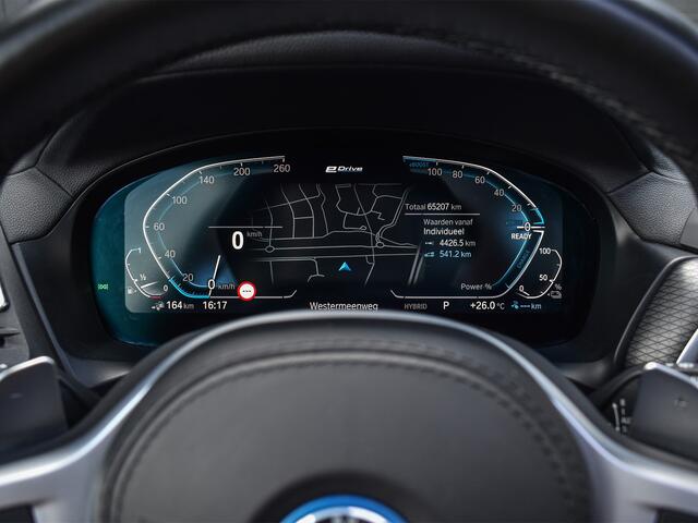 BMW X3 xDrive30e HIGH EXECUTIVE | M-SPORT | PANORAMADAK | PERFORMANCE SEATS | SHADOW-LINE | MEMORY SEATS | HARMAN\KARDON | HEAD-UP | CAMERA | COMFORT ACCESS | AMBIANCE INTERIEUR