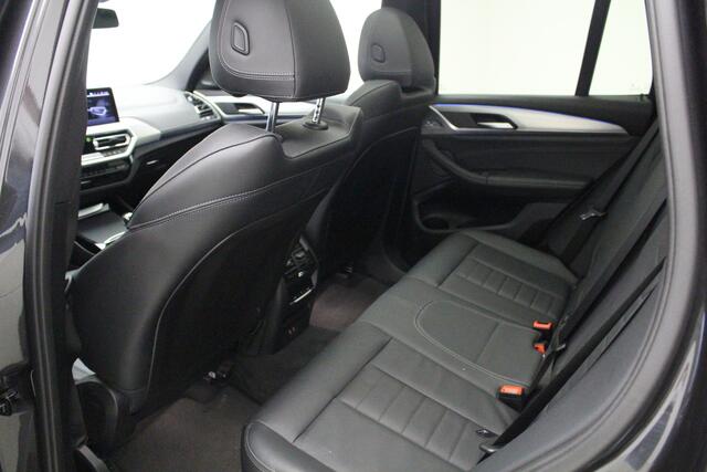 BMW X3 xDrive30e M-Sport | Panorama | Harman Kardon | Elektrisch verstelbare stoelen | trekhaak