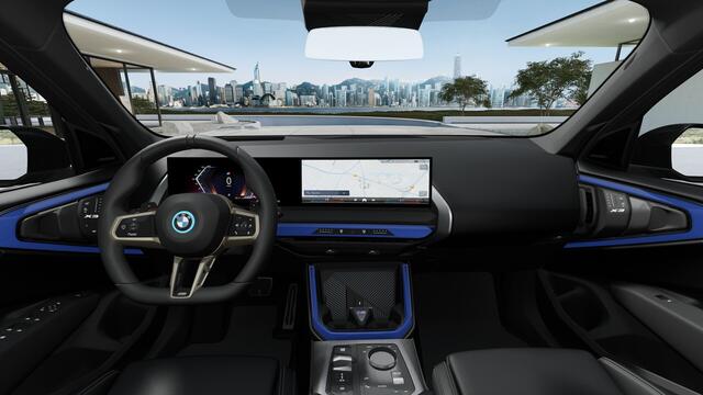 BMW X3 30e xDrive M Sport Automaat / Panoramadak / Trekhaak / Sportstoelen / Adaptieve LED / Comfort Access / Parking Assistant Plus / Stoelventilatie / Stuurverwarming