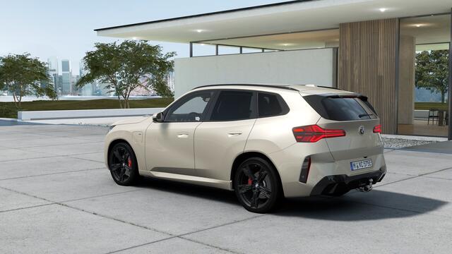 BMW X3 30e xDrive M Sport Automaat / Panoramadak / Trekhaak / Stoelventilatie / Parking Assistant Plus / Comfort Access / Adaptieve LED / Stuurverwarming