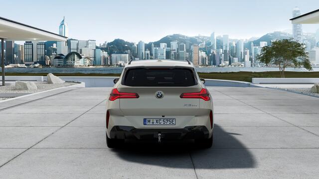 BMW X3 xDrive30e M Sport Automaat / Panoramadak / Trekhaak / Sportstoelen / Stoelventilatie / Parking Assistant Professional / Comfort Access / Adaptieve LED / Harman Kardon