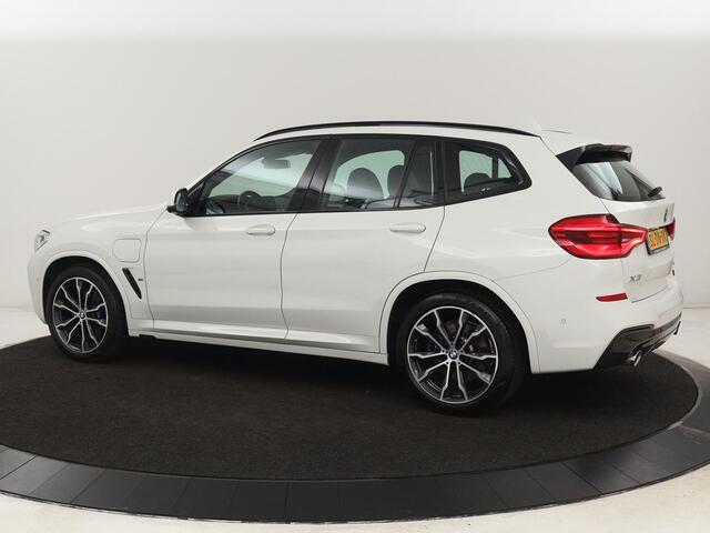 BMW X3 xDrive30e M Sport | 360 Camera | Harman/Kardon | Stoelverwarming | 20'' | Sportstoelen | Sfeerverlichting | Half leder | Navigatie | Live Cockpit | Keyless | PHEV | Plug In