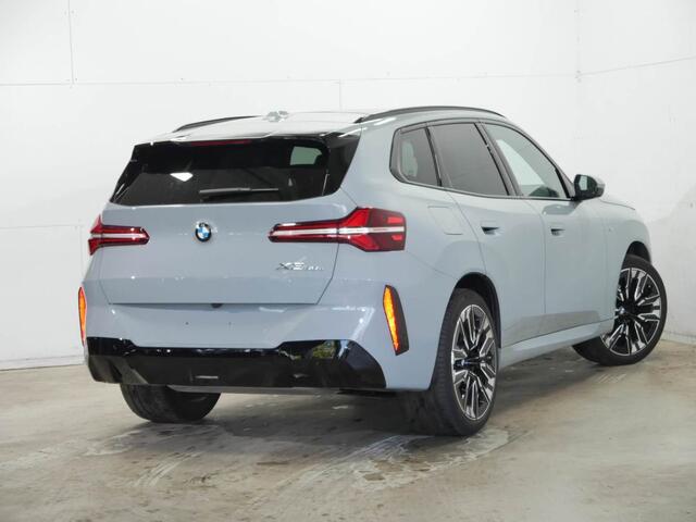BMW X3 30e xDrive M-Sport | Trekhaak | Panorama | 21" | Harman Kardon | Driving Assistant Plus | Ventilatie
