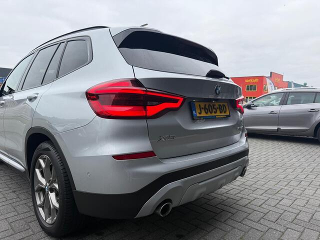 BMW X3 sDrive20i Launch Edition High Executive | 2E EIGENAAR | 12MND GARANTIE | LED | DAB | NAVI | PANO | AUTOMAAT | LEDER | NL AUTO |
