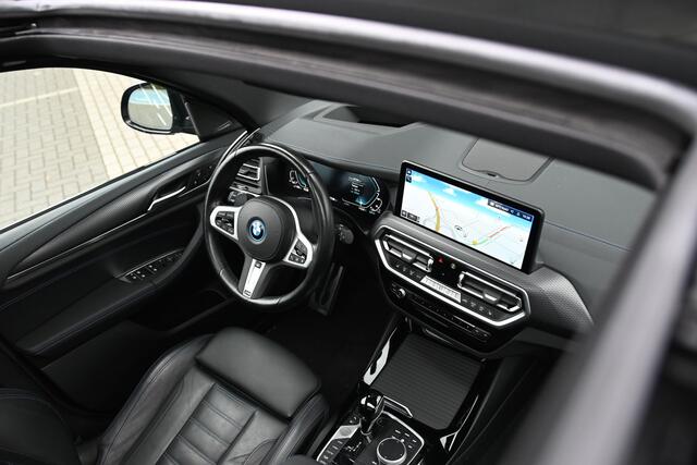 BMW X3 xDrive30e M Sport Automaat / Panoramadak / Trekhaak / Sportstoelen / Achteruitrijcamera / Laserlight / Comfort Access / Head-Up / Harman Kardon / Live Cockpit Professional