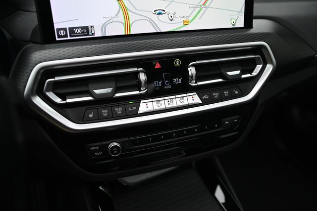 BMW X3 xDrive30e M Sport Automaat / Panoramadak / Trekhaak / Sportstoelen / Achteruitrijcamera / Laserlight / Comfort Access / Head-Up / Harman Kardon / Live Cockpit Professional