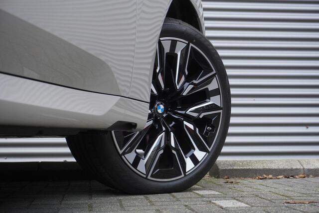 BMW X3 20 xDrive M Sportpakket Pro | Premium Pack | Professional Pack | Glazen panoramadak | HIFI System Harman Kardon