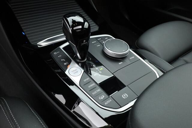 BMW X3 xDrive30e M Sport | Pano | Laser | Elek. Trekhaak | HUD | Keyless | 360cam | Stoel- Stuurverw.