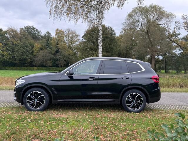 BMW X3 18d SDRIVE / SPORTSTOELEN / PANORAMADAK / TREKHAAK / CARPLAY / 2020