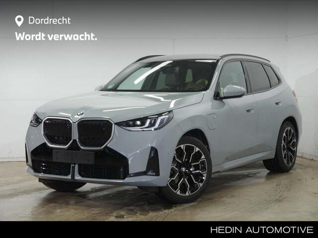 BMW X3 30e xDrive M-Sport | 20" | Driving Assistant Professional | Panorama | Harman Kardon | Trekhaak