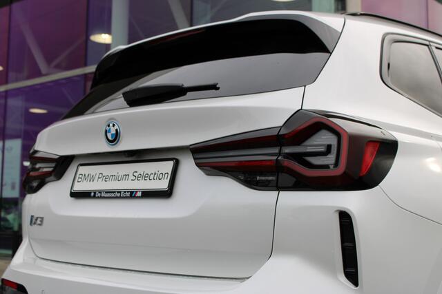 BMW X3 iX3 Executive / Trekhaak / Sportstoelen / Achteruitrijcamera / Adaptieve LED / Live Cockpit Professional / Adaptief onderstel
