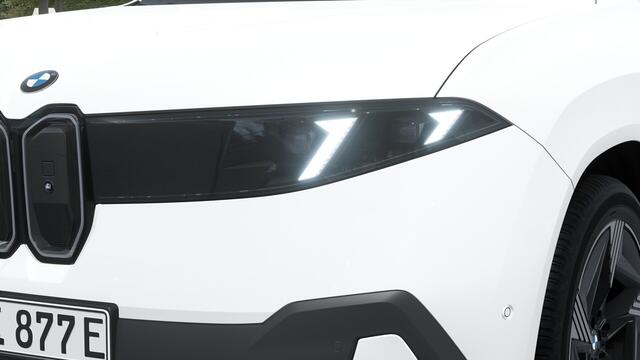 BMW X3 iX3 50 xDrive / Stoelverwarming / Driving Assistant Plus