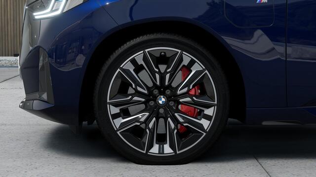 BMW X3 30e xDrive M Sport Automaat / Panoramadak / Trekhaak / Sportstoelen / Stoelventilatie / M Sportonderstel / Adaptieve LED / Parking Assistant Plus / Harman Kardon