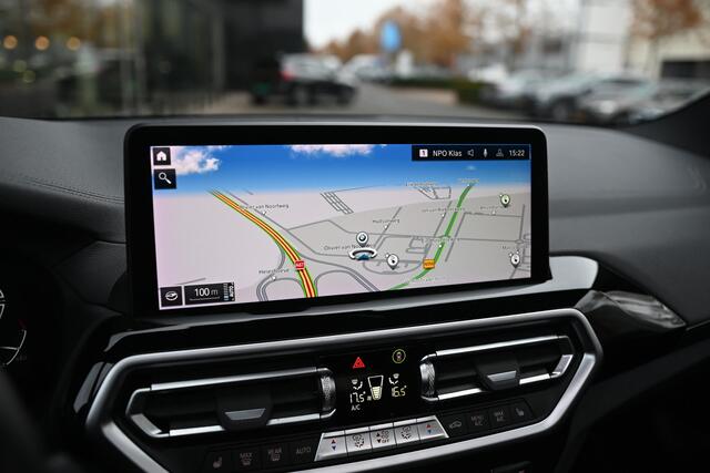 BMW X3 iX3 Executive / Trekhaak / Panoramadak / Sportstoelen / Achteruitrijcamera / Adaptieve LED / Live Cockpit Professional / Adaptief onderstel
