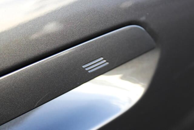 BMW X3 30e xDrive M Sport Automaat / Panoramadak / Trekhaak / Adaptieve LED / Stoelventilatie / Comfort Access / Parking Assistant Plus / Stuurverwarming