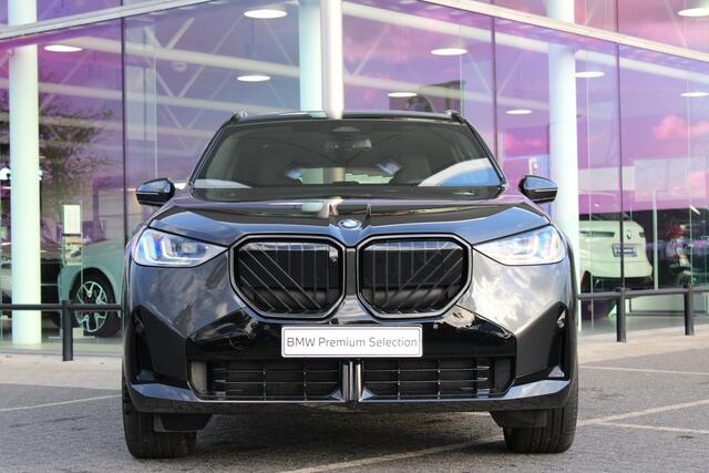BMW X3 30e xDrive M Sport Automaat / Panoramadak / Trekhaak / Adaptieve LED / Stoelventilatie / Comfort Access / Parking Assistant Plus / Stuurverwarming