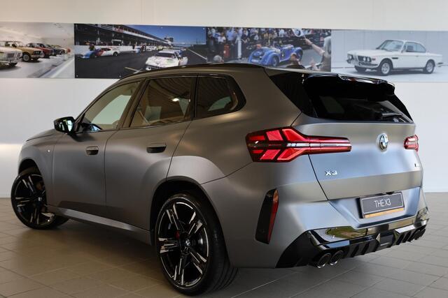 BMW X3 M50 M Sportpakket Pro | Panoramadak | Head-Up | Iconic Glow | Harman Kardon | Professional Pack | Comfort Pack | Adaptief Onderstel | Trekhaak | Adaptieve LED