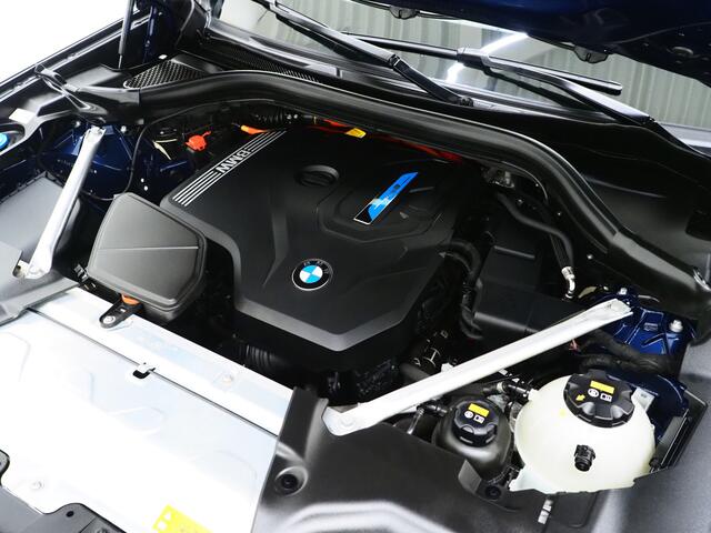 BMW X3 xDrive30e LCI High Executive | Leder | Sportstoelen | 360 | Virtual | Sfeerverlichting | DAB | Carplay