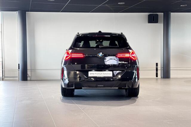 BMW X3 30e xDrive | M Sport Pro | Harman Kardon | Glazen Panoramadak | Iconic Glow | Trekhaak |