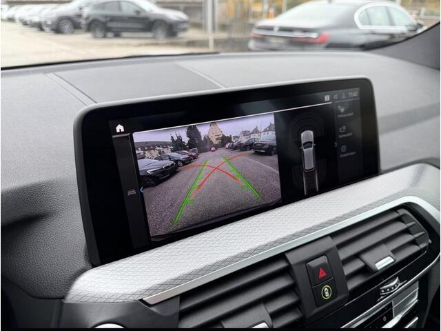 BMW X3 xDrive30e | M-Sport | HUD | Pano | Leder |