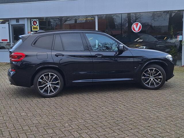 BMW X3 xDrive30e Hybride M-Sport Full Options/Panodak/Trekhaak/Leer/HUD/Stuur en stoel verwarming/360 Camera/Adaptive Licht/Led/Elektrisch stoelverstelling/Key Less/ Carbon Zwart/ Dealer onderhouden M