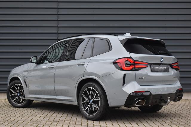 BMW X3 xDrive30e M Sport Shadow | Pano | Laser | Head-Up | Trekhaak | CarPlay | Stuur+Stoelverwarming |
