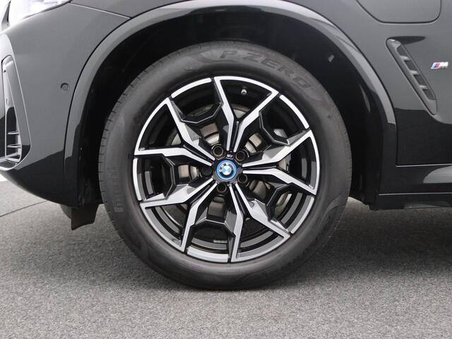 BMW X3 xDrive30e M Sportpakket | Comfort Access | Panoramadak | Active Cruise Control | Parking Assistant Plus | DAB | 19''