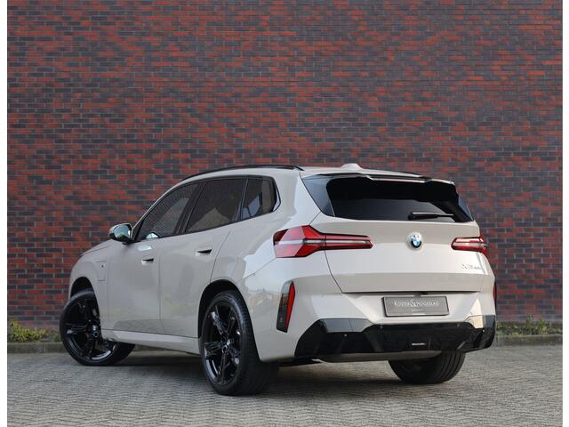 BMW X3 30e xDrive | Trekhaak - Pano - Iconic Glow