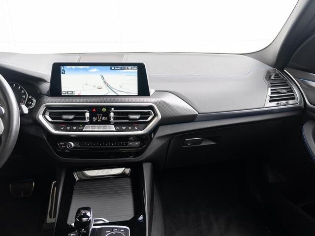 BMW X3 xDrive30e | M Sportpakket | M Sport Stoelen | Head-Up Display | Panoramadak | Stuurwielrand verwarmd | Comfort Access | Achteruitrijcamera | 21''