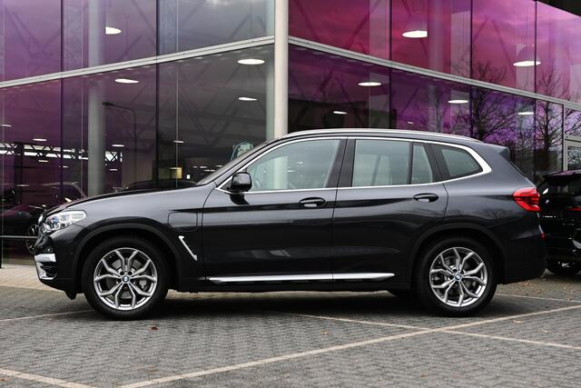 BMW X3 xDrive30e High Executive xLine Automaat / Trekhaak / Sportstoelen / Adaptieve LED / Achteruitrijcamera / Live Cockpit Professional / Stoelverwarming