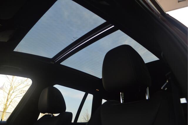 BMW X3 xDrive30e M Sport Automaat / Panoramadak / Trekhaak / Sportstoelen / Head-Up / Achteruitrijcamera / Active Cruise Control / Comfort Access