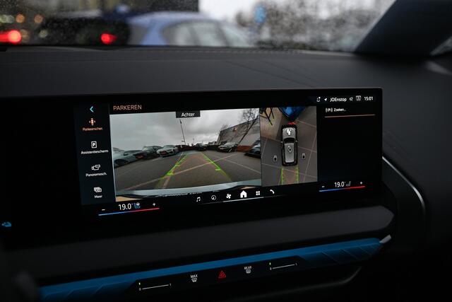 BMW X3 30e xDrive M Sport Automaat / Panoramadak / Trekhaak / Sportstoelen / Adaptieve LED / Stoelventilatie / Parking Assistant Plus / Comfort Access