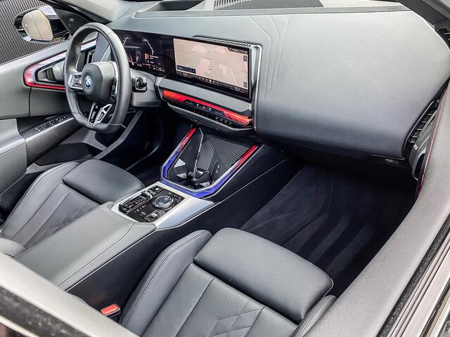 BMW X3 30e xDrive 299PK M-Sport | PANO | KEYLESS | SFEERVERLICHTING | RIJASSISTENT PLUS | HARMAN KARDON |