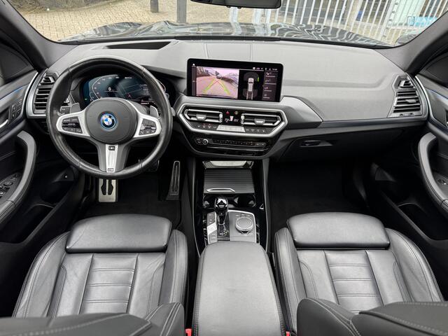 BMW X3 xDrive30e M sport Pano-Dak | Trekhaak | Laser | HUD | Keyless | Memory