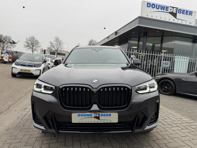 BMW X3 xDrive30e M sport Pano-Dak | Trekhaak | Laser | HUD | Keyless | Memory