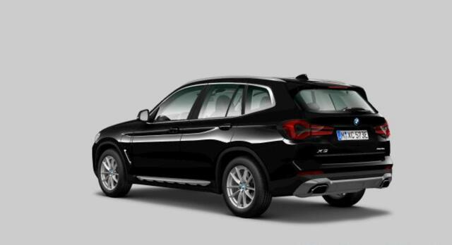 BMW X3 xDrive30e Panoramadak - Sportstoelen voor - Comfort Access - Parking Assistant -