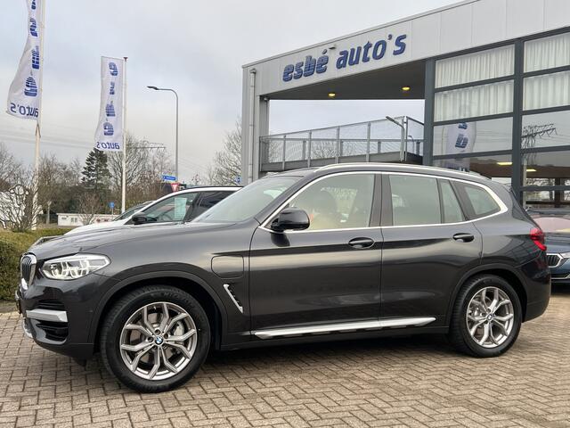 BMW X3 xDrive30e X-Line Panodak Trekhaak ACC Driving Assist Plus Elek stoelen Navigatie Live Cockpit Prof Carplay Stuur en Stoelverwarming DAB 360 Camera Harman Kardon Audio Vol Opties Plug in Hybride