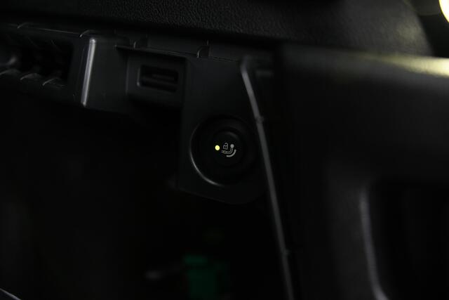 BMW X3 xDrive30e High Executive M Sport Automaat / Panoramadak / Trekhaak / Sportstoelen / Achteruitrijcamera / LED / Stoelverwarming / Live Cockpit Professional