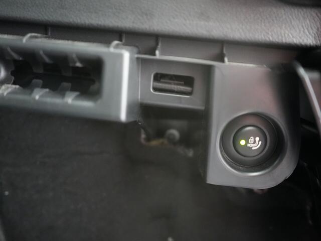 BMW X3 xDrive20i M Sport Shadow 184pk Dealer O.H | Trekhaak af Fabriek | Panodak | Adaptive Cruise | Sportstoelen Memory | Harman Kardon | Head Up | 19"L.M | BLIS |