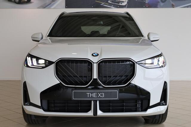 BMW X3 30e xDrive M Sportpakket Pro | Professional Pack | Premium Pack | Trekhaak | Iconic Glow