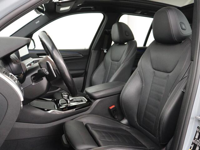 BMW X3 xDrive30e M Sport | Panoramadak | Head-Up | Stoelverwarming | Trekhaak | 360 Camera | Leder | Sportstoelen | Carplay | Sfeerverlichting | Laserlicht | Live Cockpit | Navigatie | PHEV | Plug In