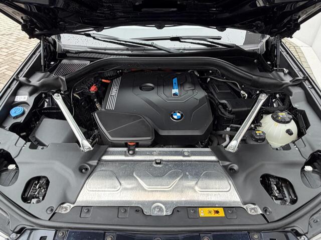 BMW X3 xDrive30e M - Sport / Elektrisch schuif/kanteldak / Elektrisch verstelbare stoelen / Trekhaak (2000 KG) / Stoel- en stuurverwarming / Achteruitrijcamera / Apple Carplay/Android Auto