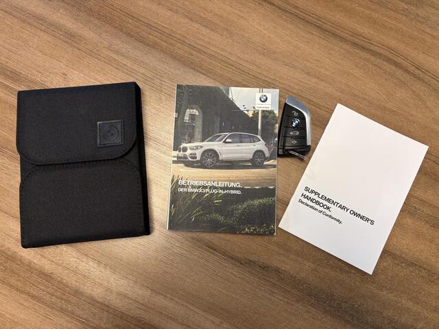 BMW X3 xDrive30e M - Sport / Elektrisch schuif/kanteldak / Elektrisch verstelbare stoelen / Trekhaak (2000 KG) / Stoel- en stuurverwarming / Achteruitrijcamera / Apple Carplay/Android Auto