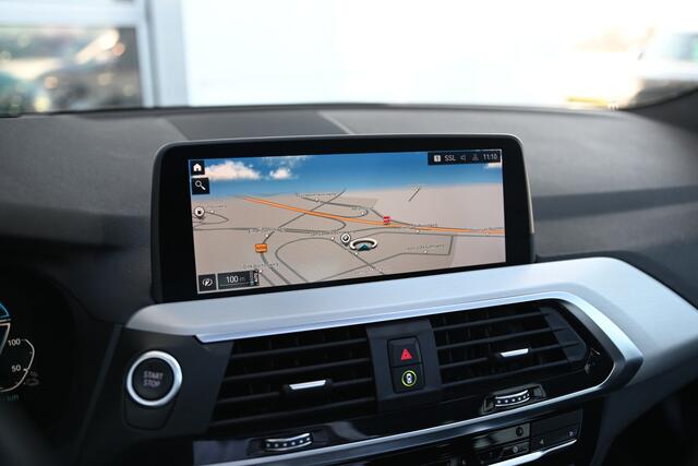 BMW X3 xDrive30e High Executive M Sport Automaat / Trekhaak / Panoramadak / Sportstoelen / Comfort Access / Head-Up / Adaptieve LED / Parking Assistant Plus