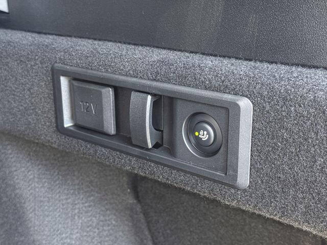 BMW X3 30e xDrive M-Sport / Trekhaak / Glazen dak / Driving Assistant Plus / 22 inch / Stoelventilatie / Harman Kardon Audio / Head Up Display