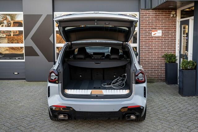 BMW X3 30e xDrive M Sport | Shadow | HIFI | Camera | Trekhaak | 20 Inch |