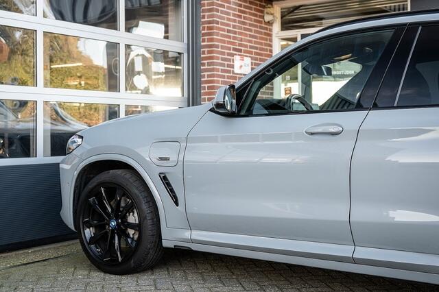 BMW X3 30e xDrive M Sport | Shadow | HIFI | Camera | Trekhaak | 20 Inch |