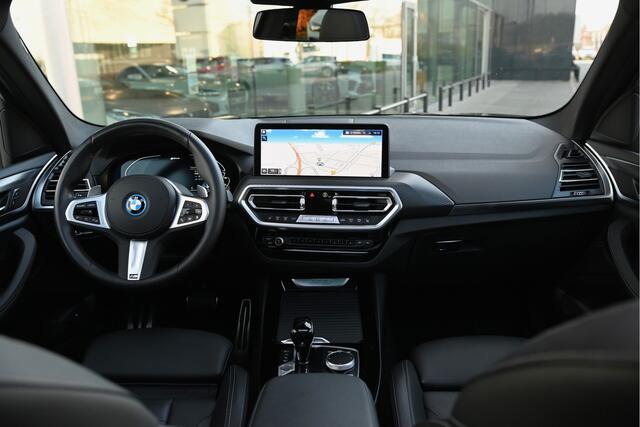 BMW X3 xDrive30e M Sport Automaat / Panoramadak / Sportstoelen / Comfort Access / Head-Up / HiFi / LED / 20" LMV / Parking Assistant Professional