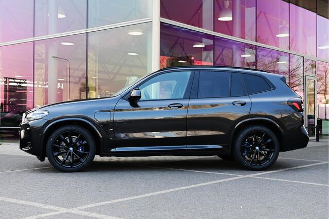 BMW X3 xDrive30e M Sport Automaat / Panoramadak / Sportstoelen / Comfort Access / Head-Up / HiFi / LED / 20" LMV / Parking Assistant Professional